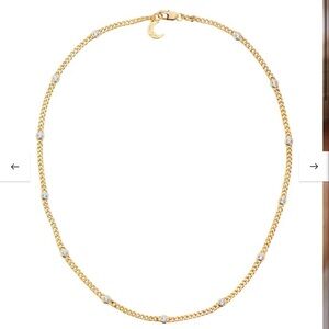 Lili Claspe Daisy Necklace